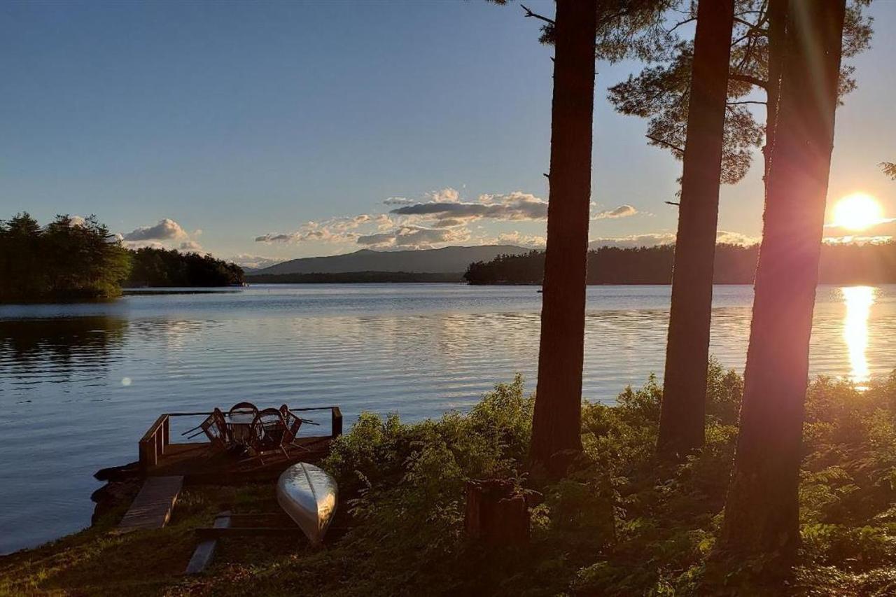 Meredith Lakefront Lodge On Lake Winnipesaukee Bagian luar foto