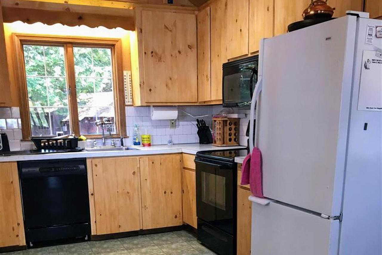 Meredith Lakefront Lodge On Lake Winnipesaukee Bagian luar foto