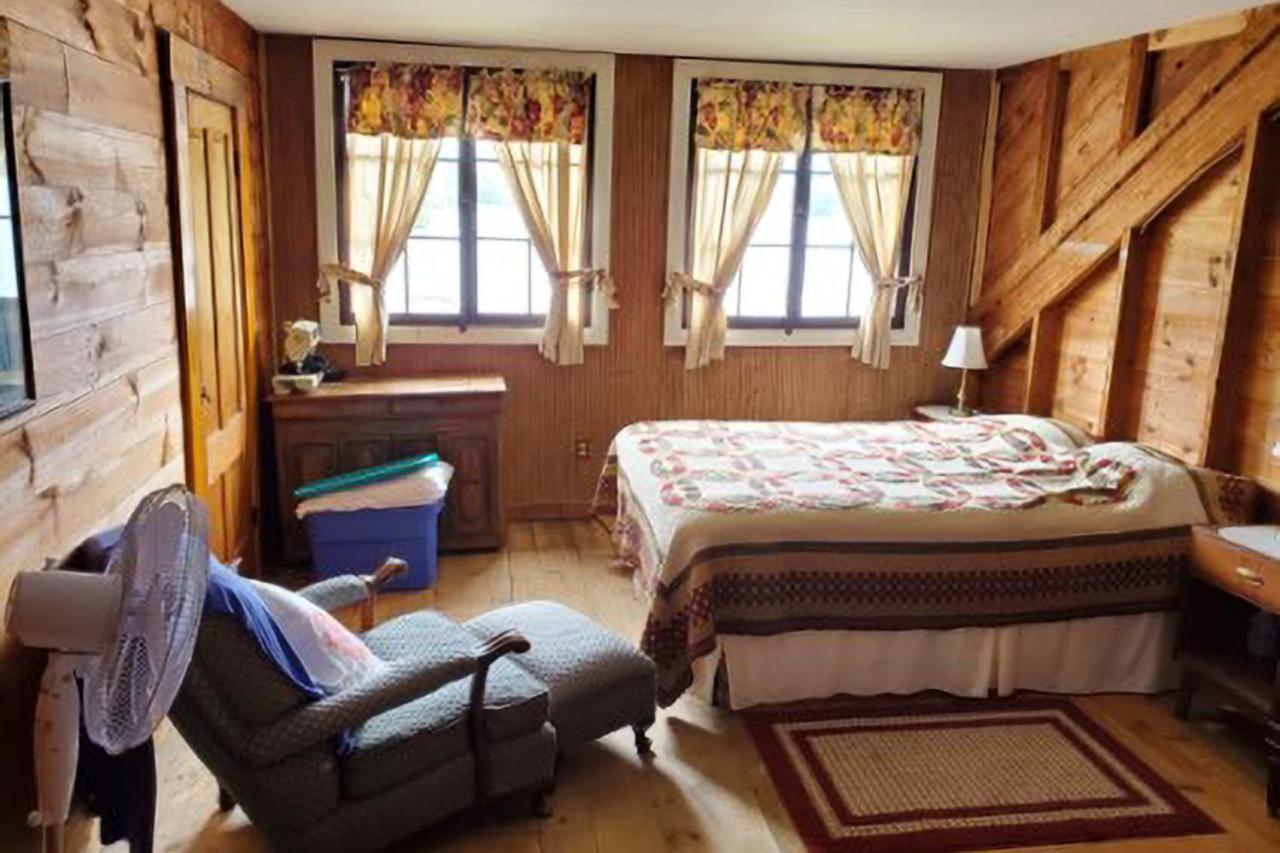 Meredith Lakefront Lodge On Lake Winnipesaukee Bagian luar foto