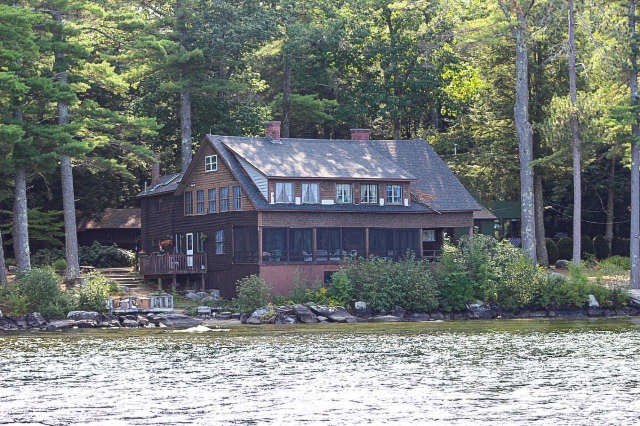 Meredith Lakefront Lodge On Lake Winnipesaukee Bagian luar foto
