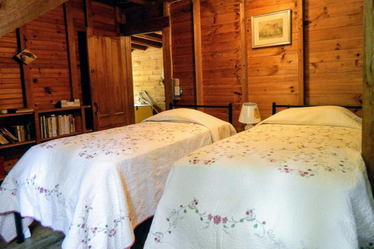 Meredith Lakefront Lodge On Lake Winnipesaukee Bagian luar foto