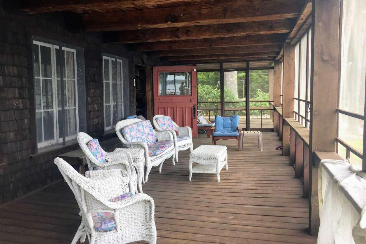 Meredith Lakefront Lodge On Lake Winnipesaukee Bagian luar foto